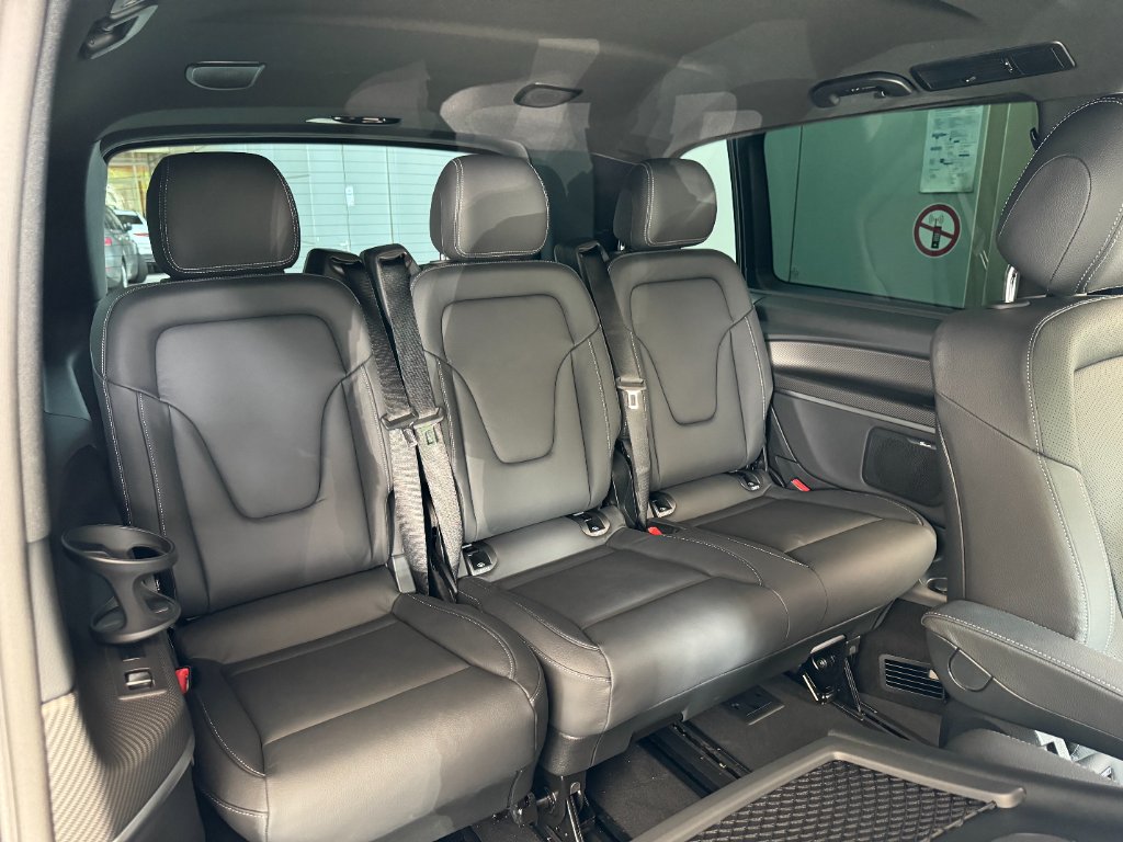 Mercedes-Benz V 300 d 4MATIC AMG Extralong side profile - DeGa Auto