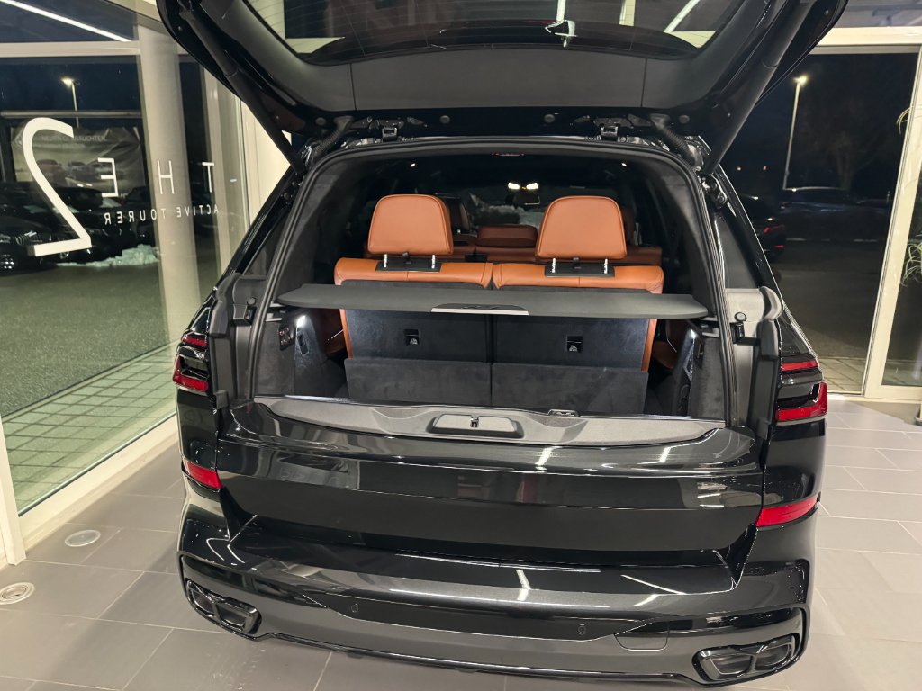 BMW X7 M60i side profile - DeGa Auto