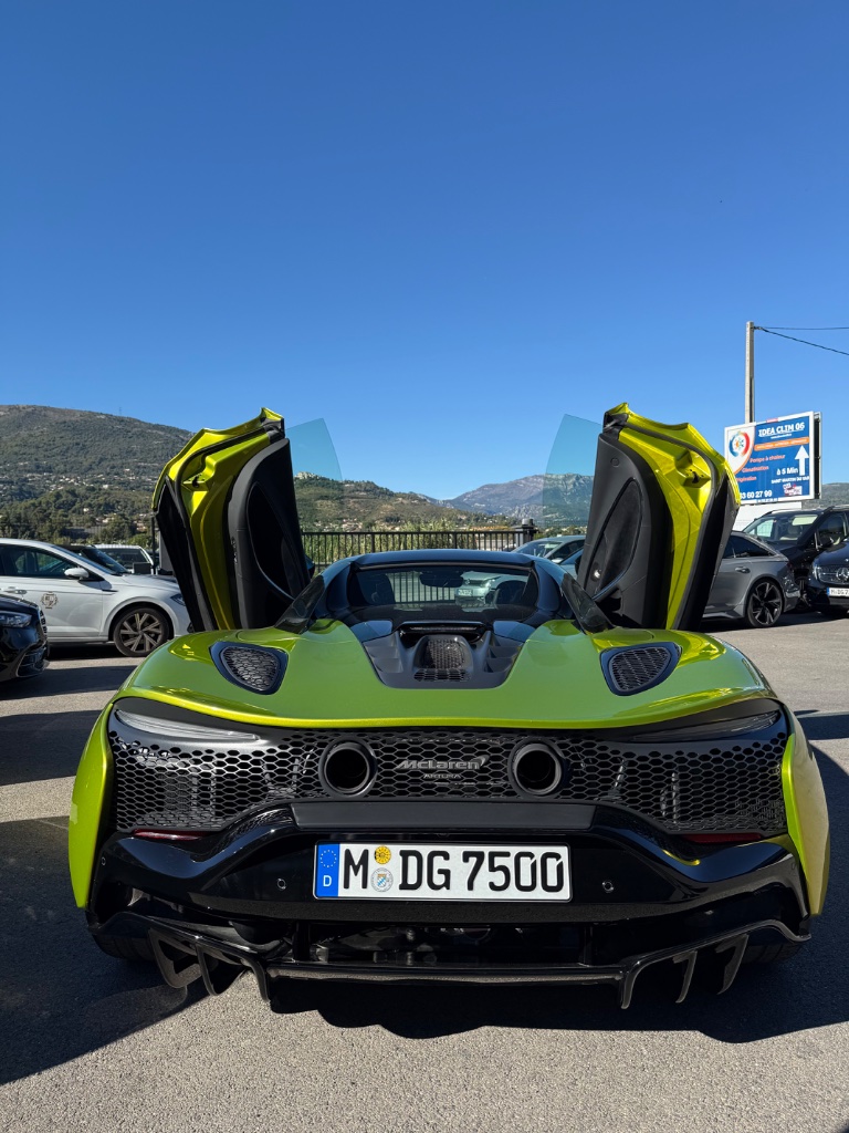 McLaren Artura Spider interior - DeGa Auto