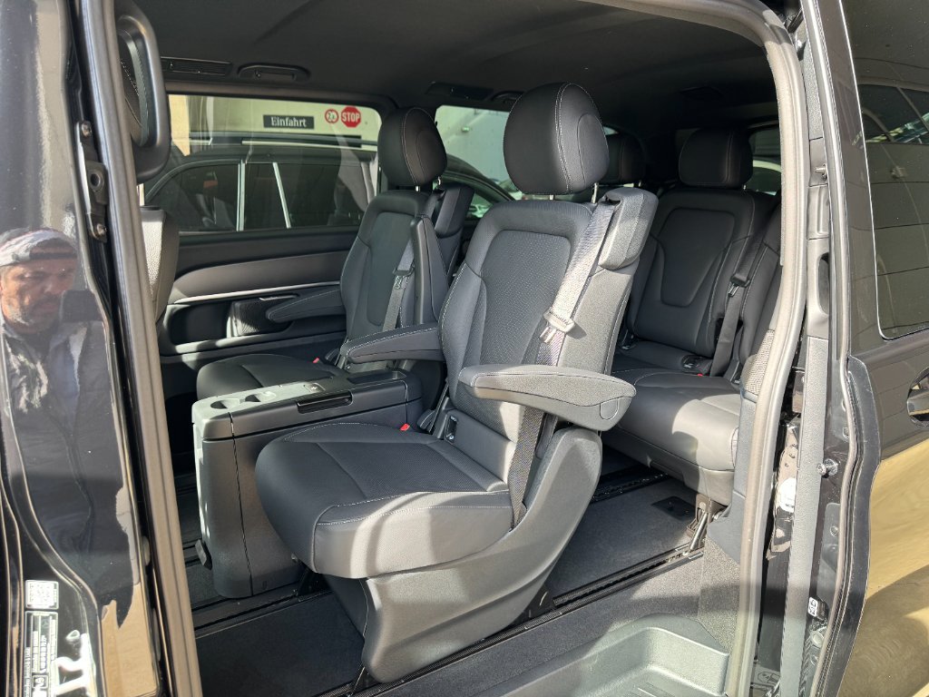 Mercedes-Benz V 300 d 4MATIC AMG Extralong rear view - DeGa Auto