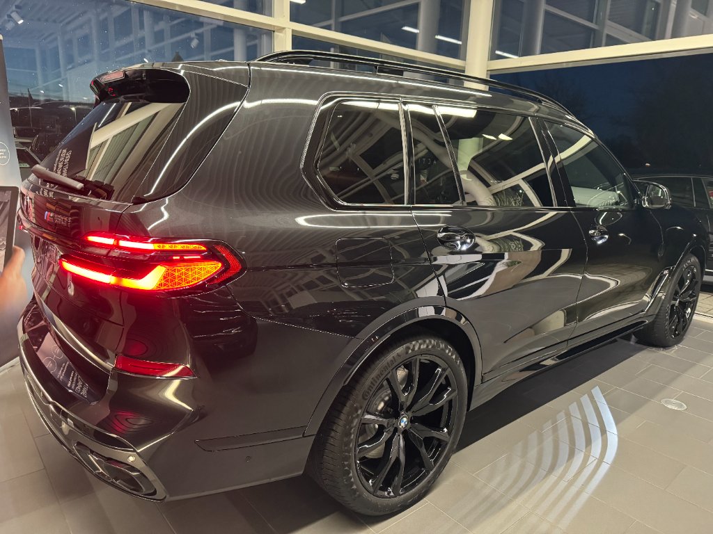 BMW X7 M60i rear view - DeGa Auto
