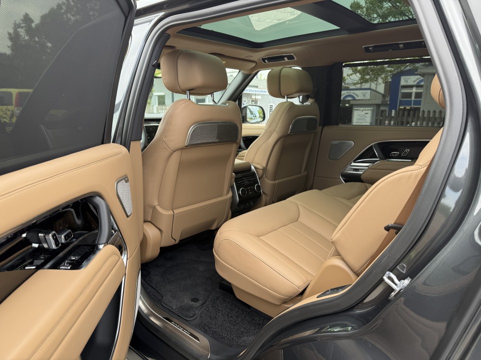 Range Rover Autobiography D350 side profile - DeGa Auto