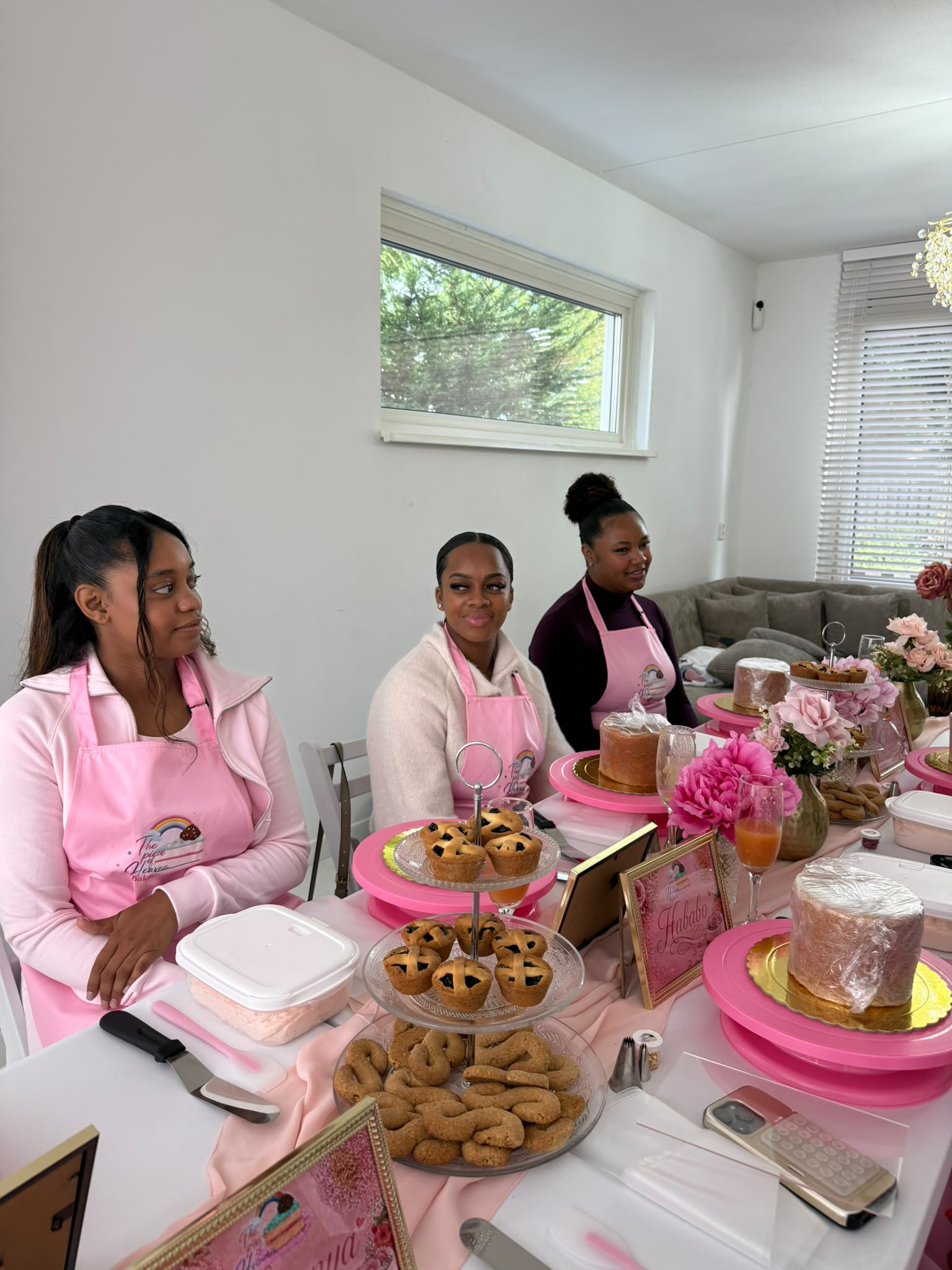 Cake & Sip – Simply Blessed damesevent in Hoogvliet, impressie foto 2