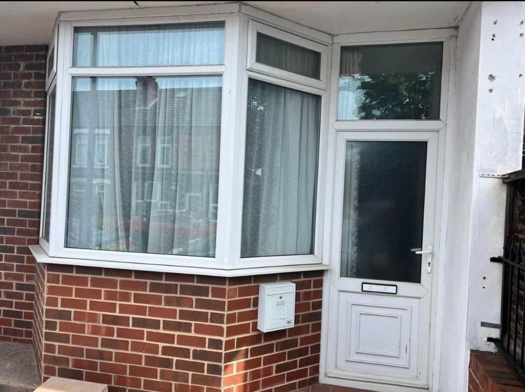 Auckland Road, Doncaster