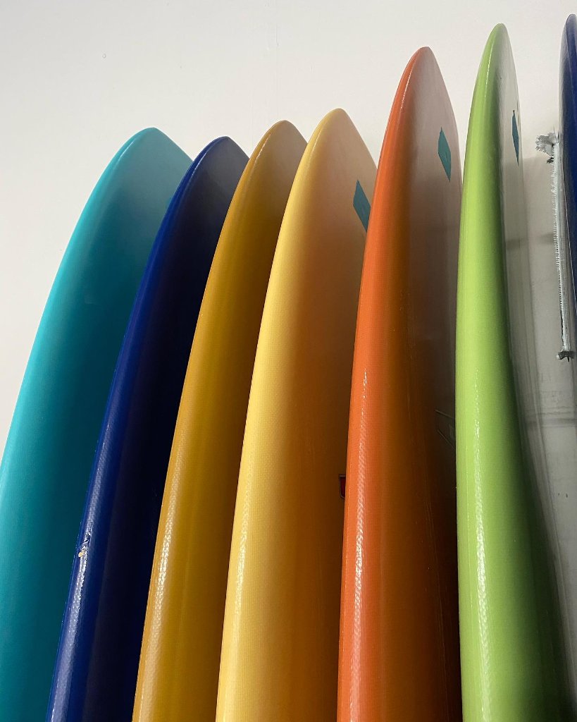 Rangée de nez colorés — collection complète