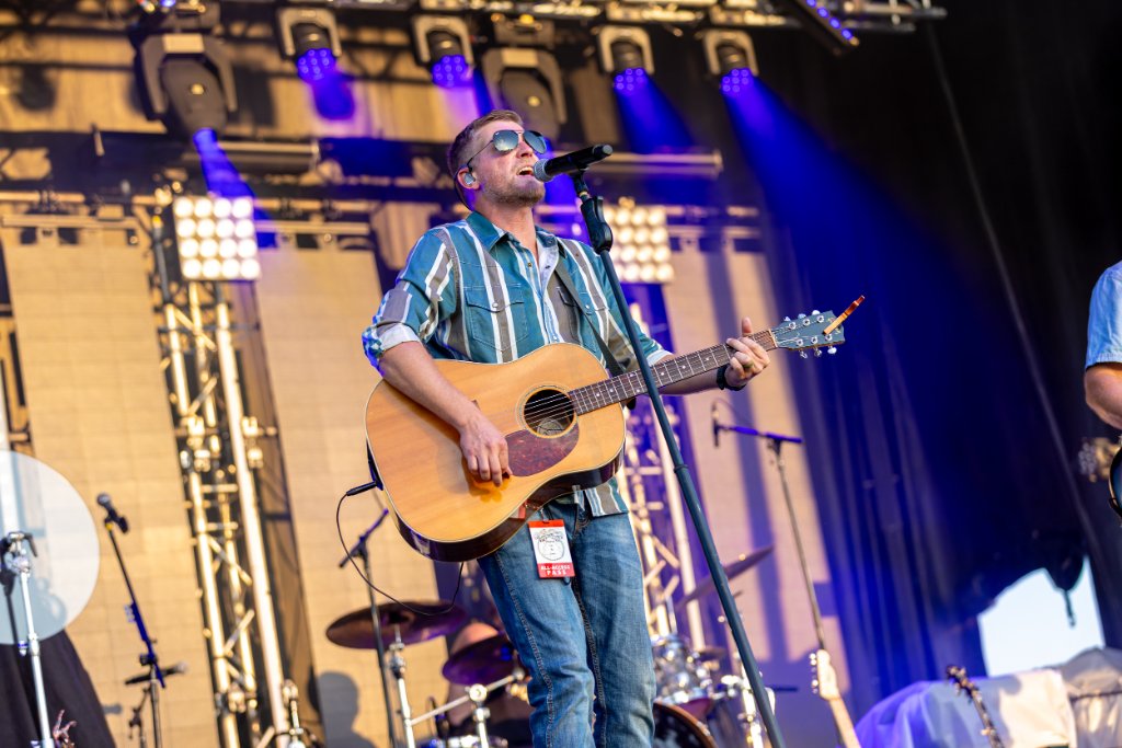 Live music performer