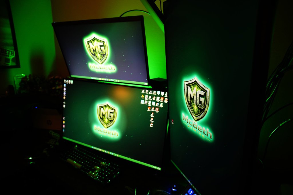 McBeth Gaming Setup - Monitors