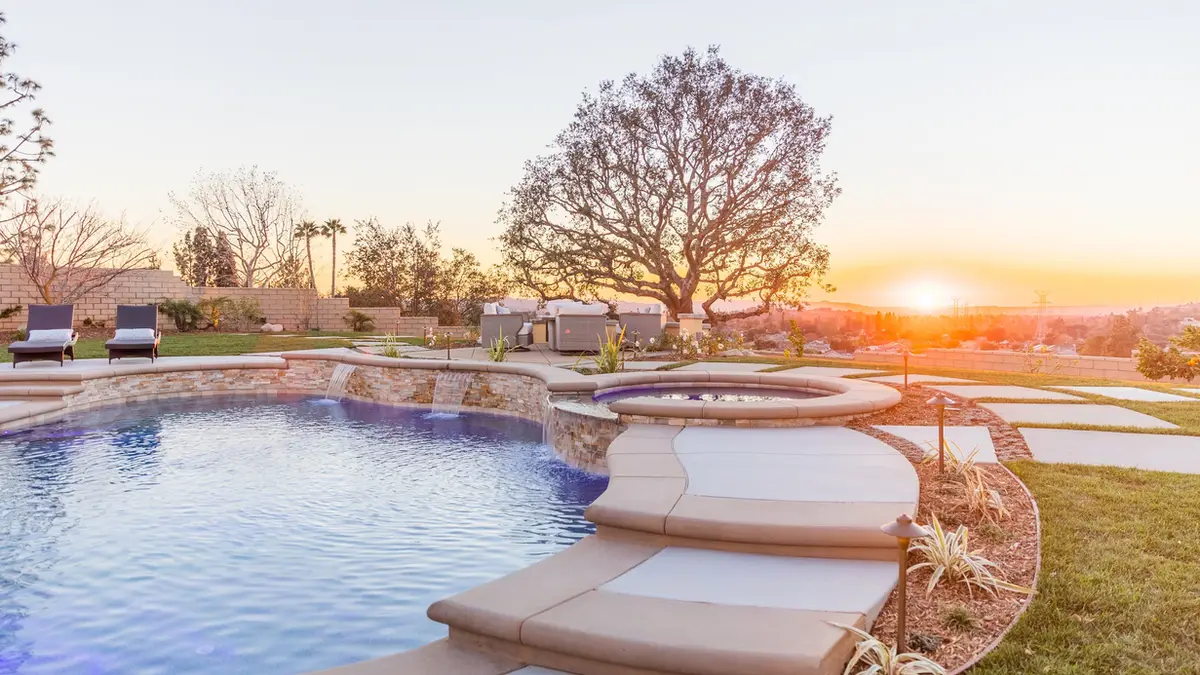 Claremont pool by California Pools