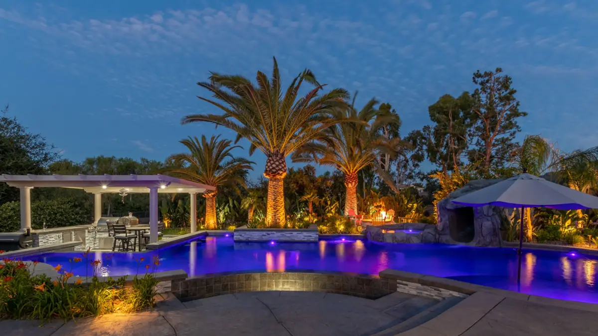 Corona pool by California Pools