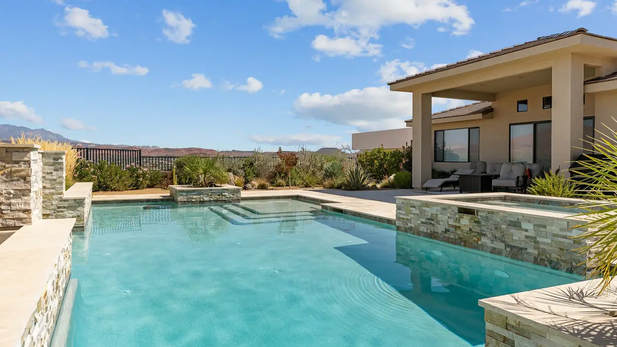 Southern Utah pool by California Pools