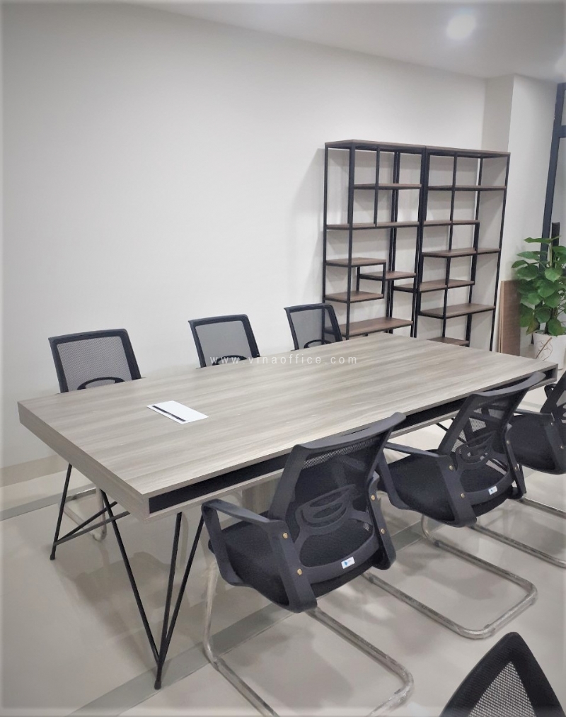 Bàn họp 6 chỗ mặt oak xám chân X sắt xám phòng họp kính