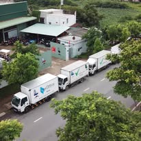 Xe vận chuyển nội thất văn phòng của VinaOffice