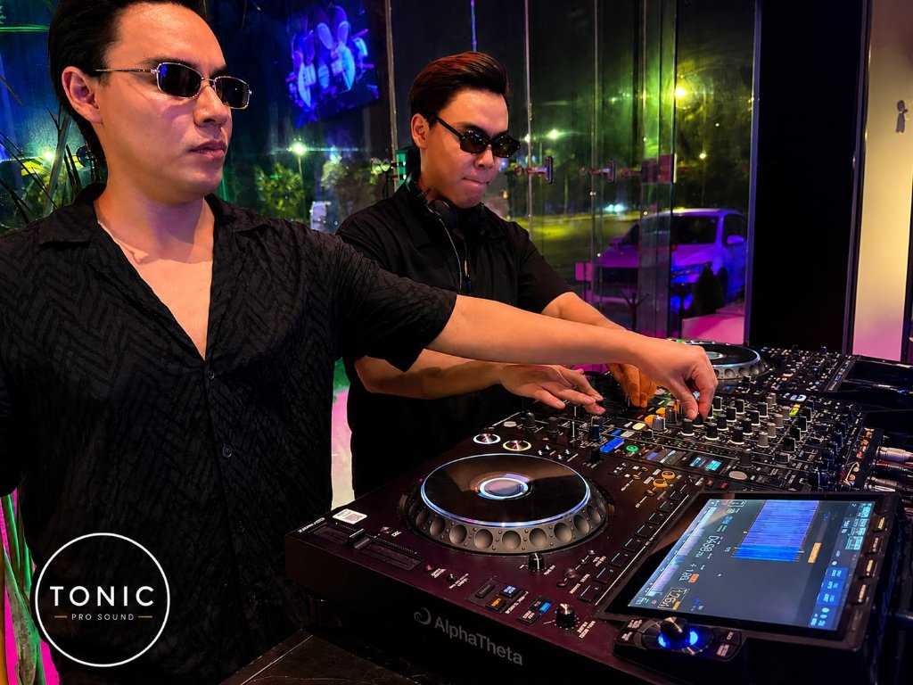 Tonic Pro Sound · Cabina DJ