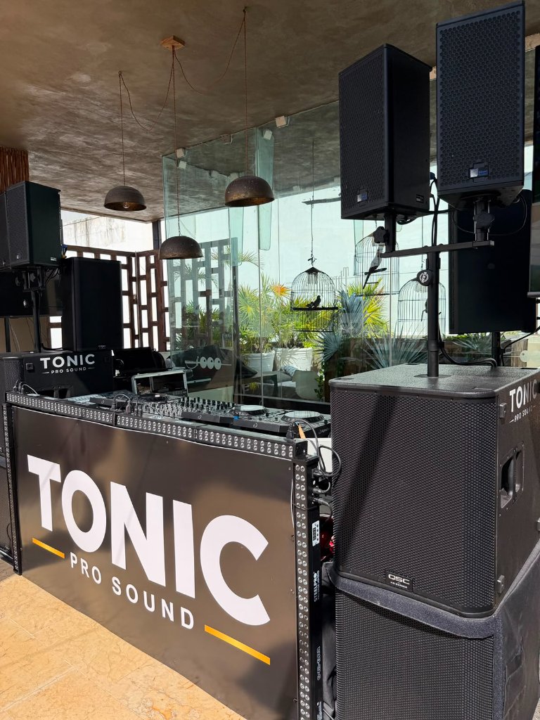 Estación de sonido Tonic Pro Sound montada