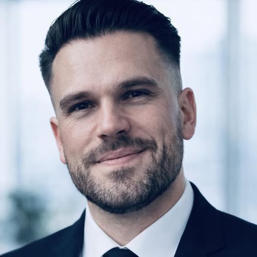 Alexander Pasentses – Founder & Managing Partner bei MeinRecht24