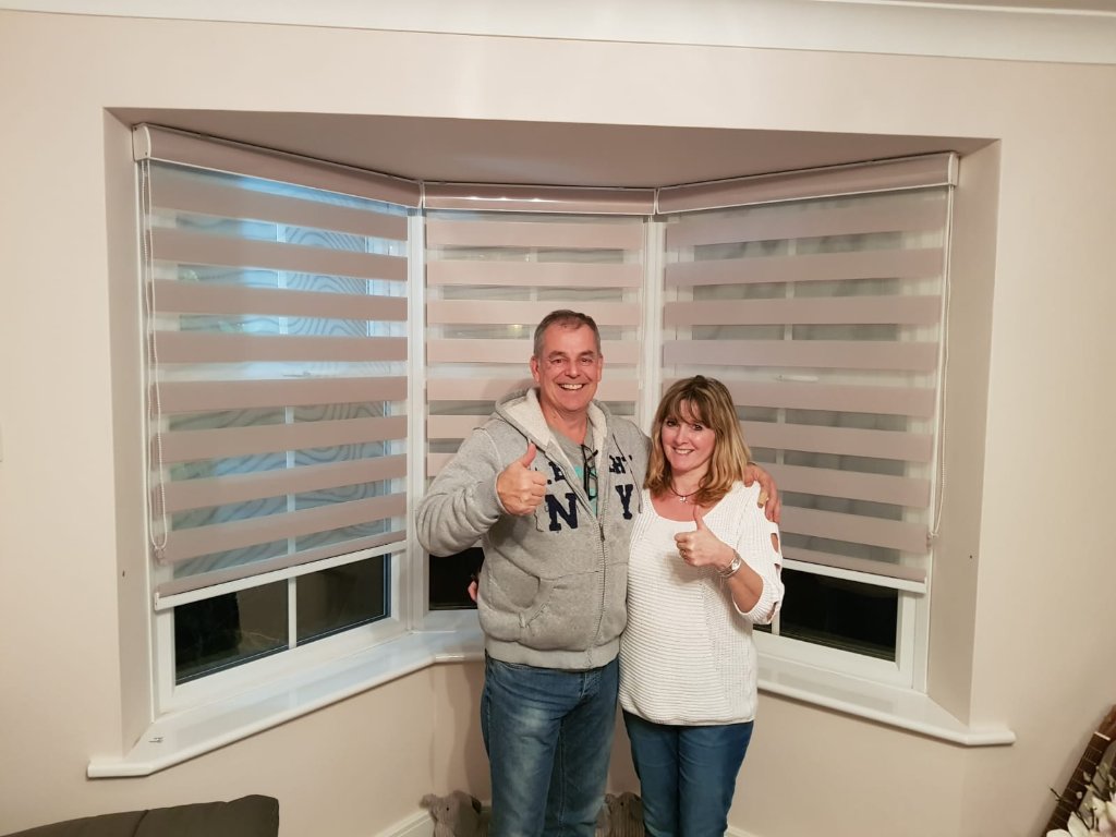 Erkerfenster Installation — Taupe