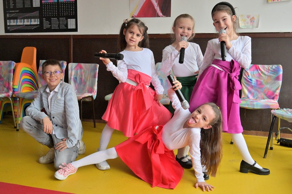Снимка от вокална студия Дъга