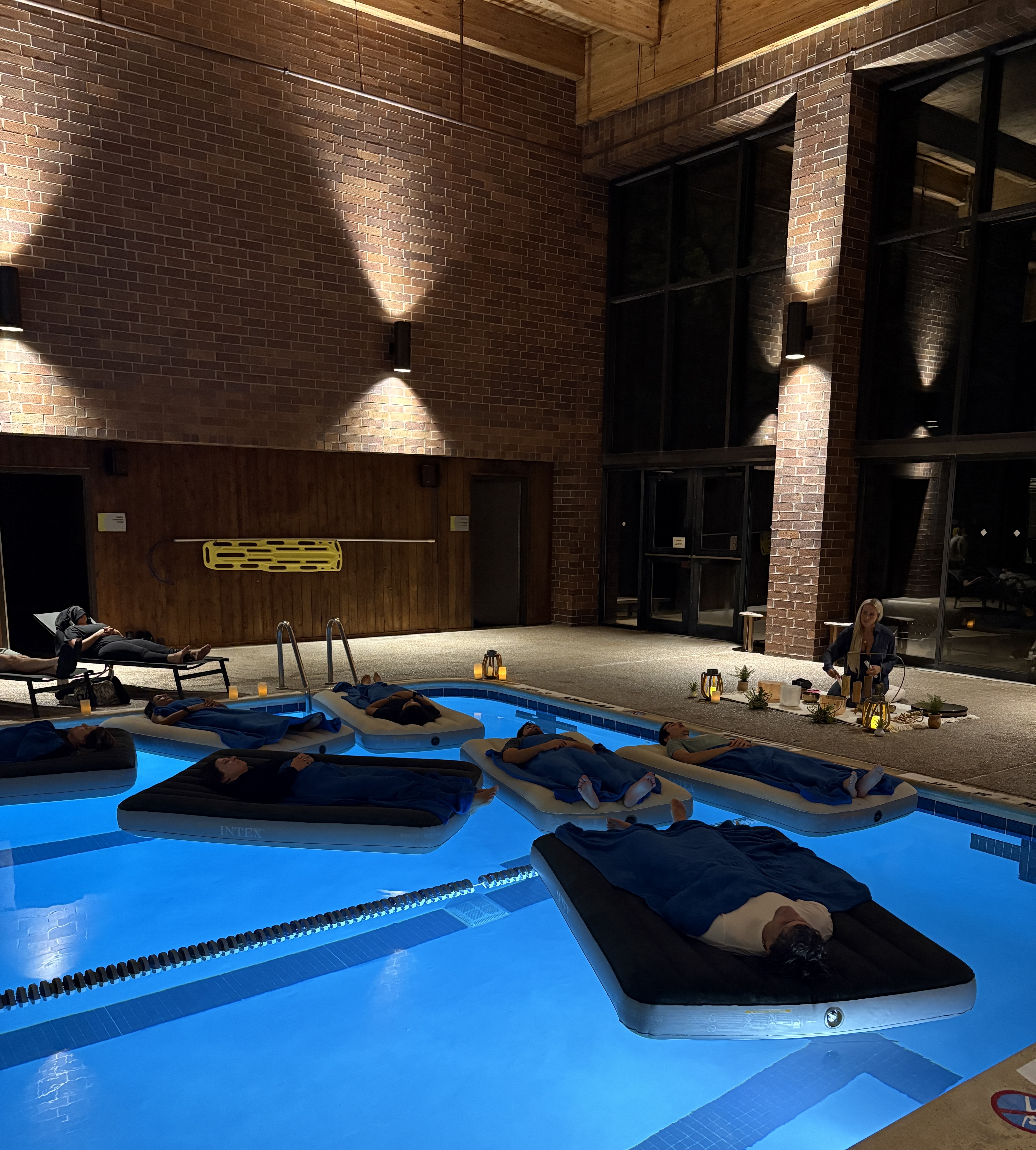 Floating frequencies pool setting