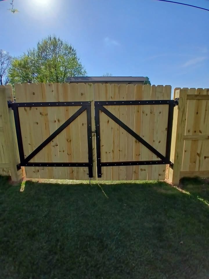Completed fencing project by McGuires' Wood & Weld, LLC