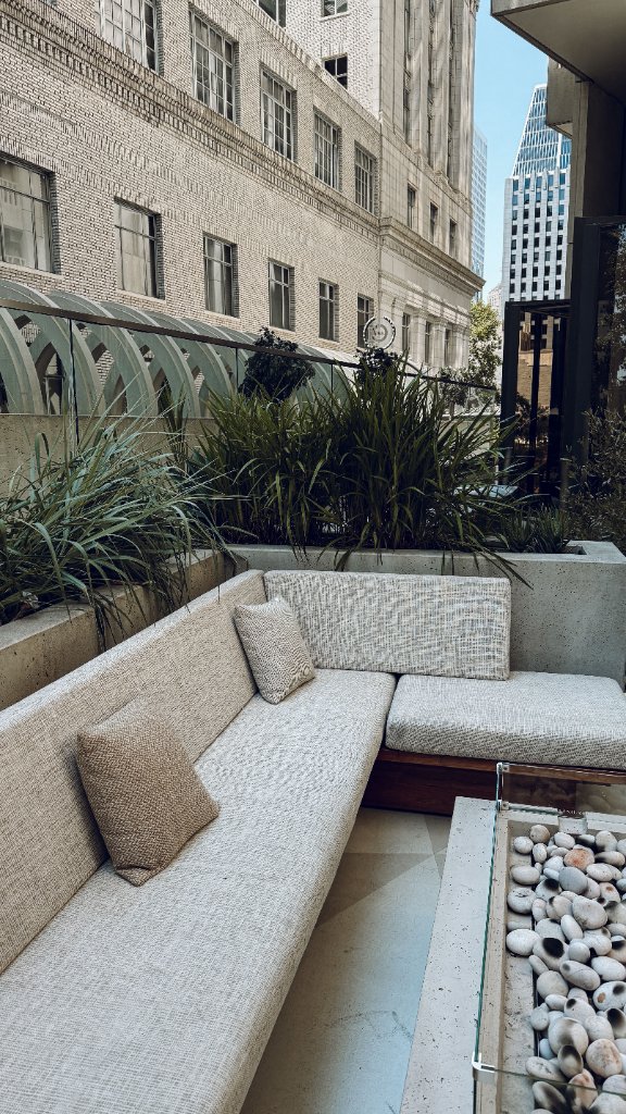 Built-In Seating & Planters