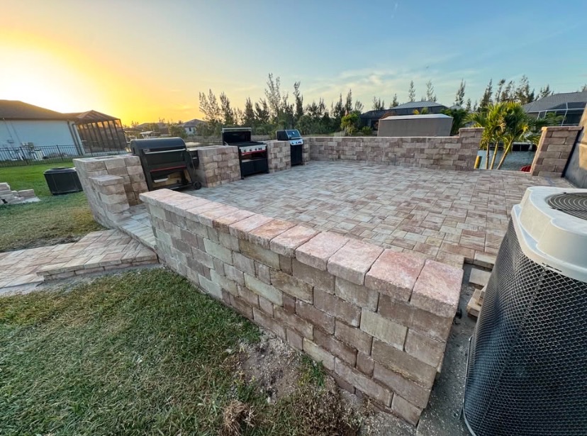 Outdoor Kitchen & Patio — Nokomis, FL