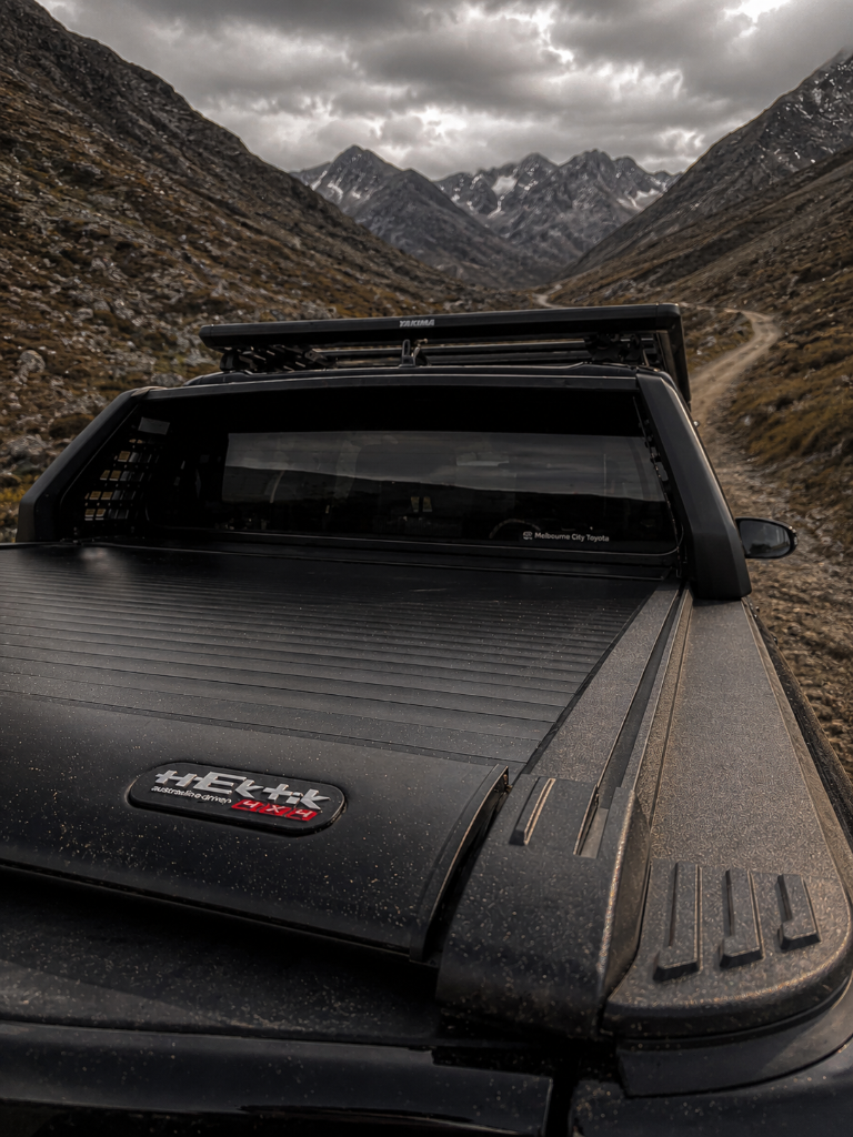Electric roller shutter – Toyota Hilux 3