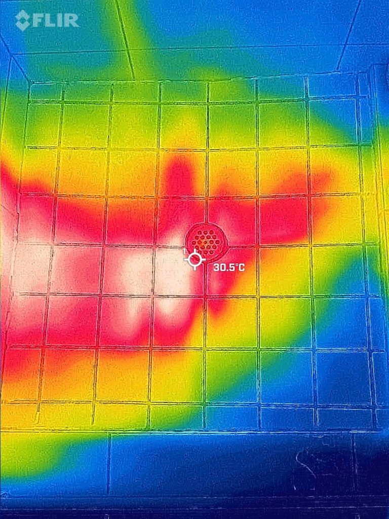 Thermal scan of shower floor