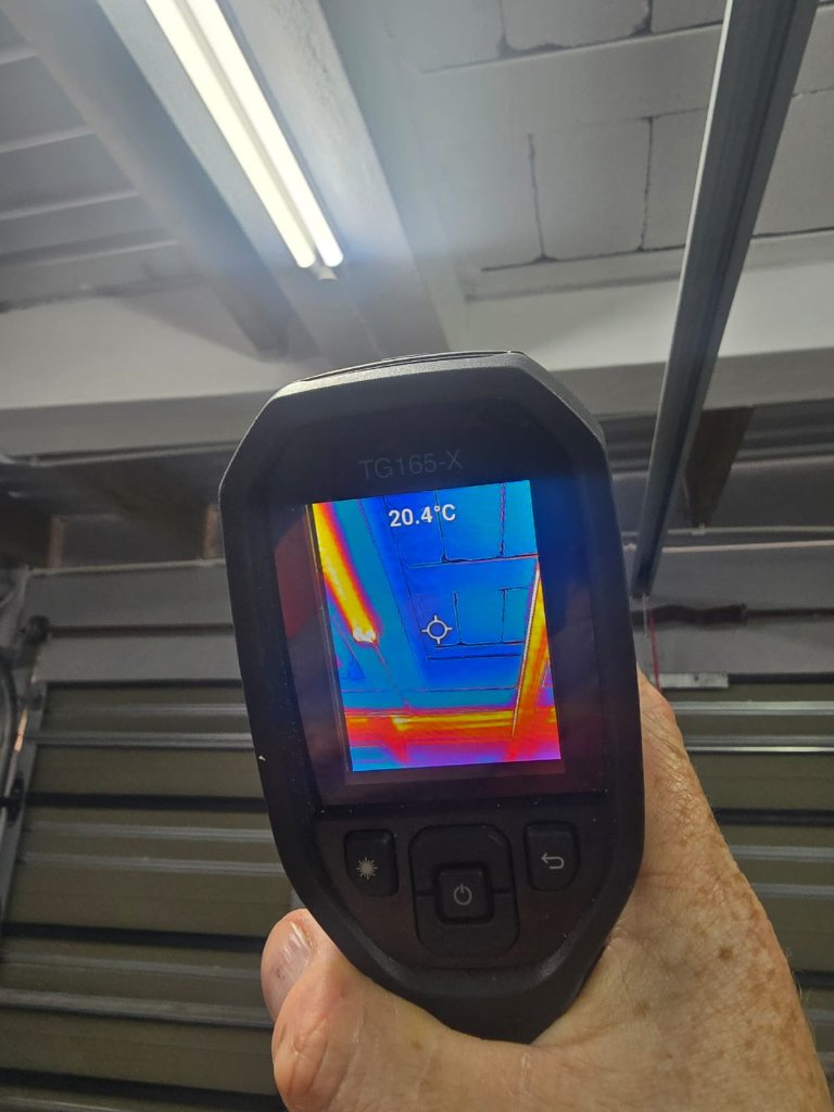 Thermal imaging leak detection