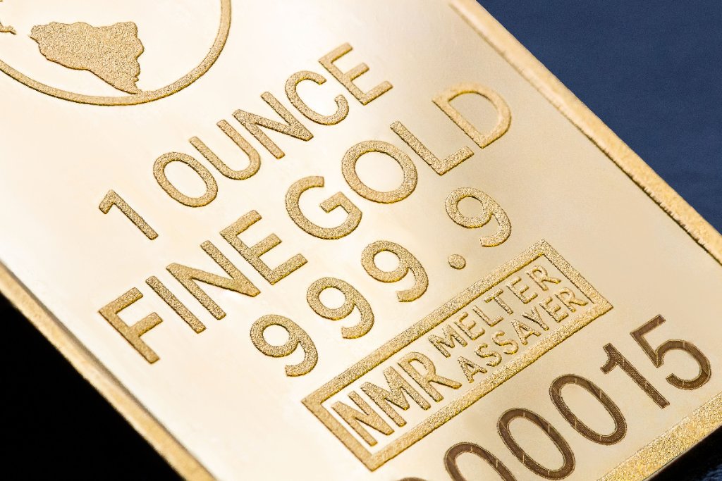 Fine gold bar 999.9 — one ounce bullion
