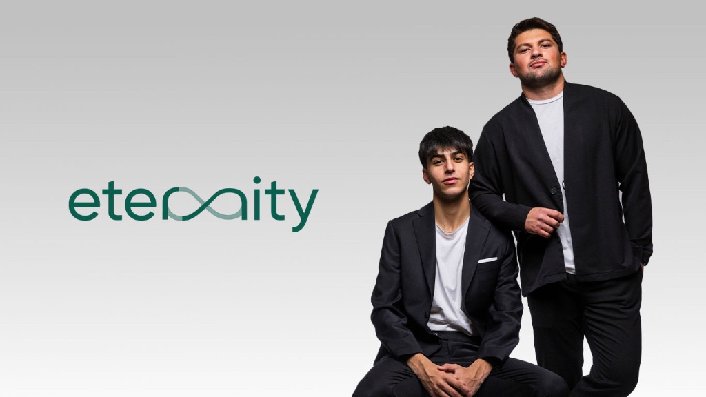 Mohamad Al Shami and Omar Abu Ghoush with the Eternity logo
