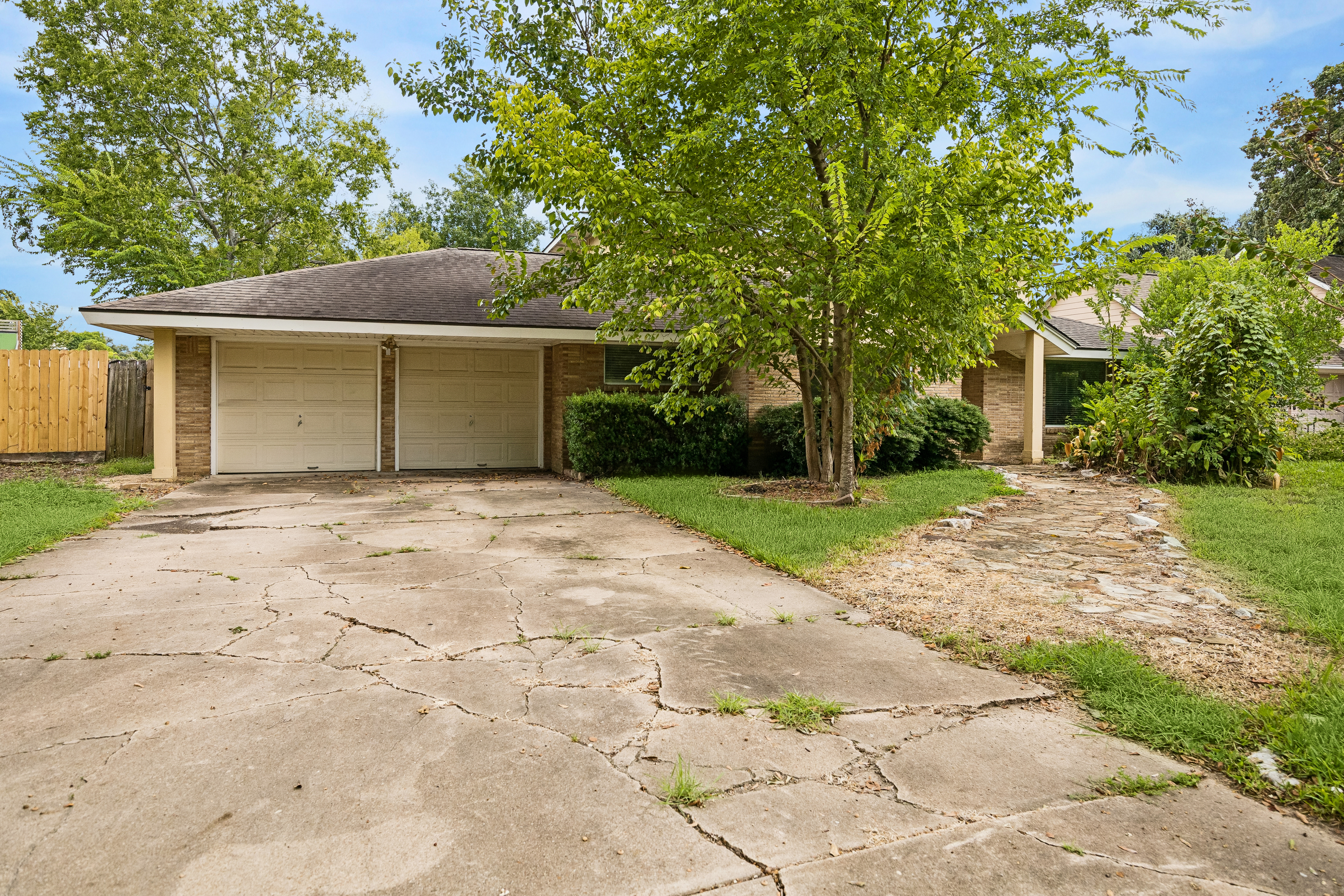 1740 Crownover Road — living area