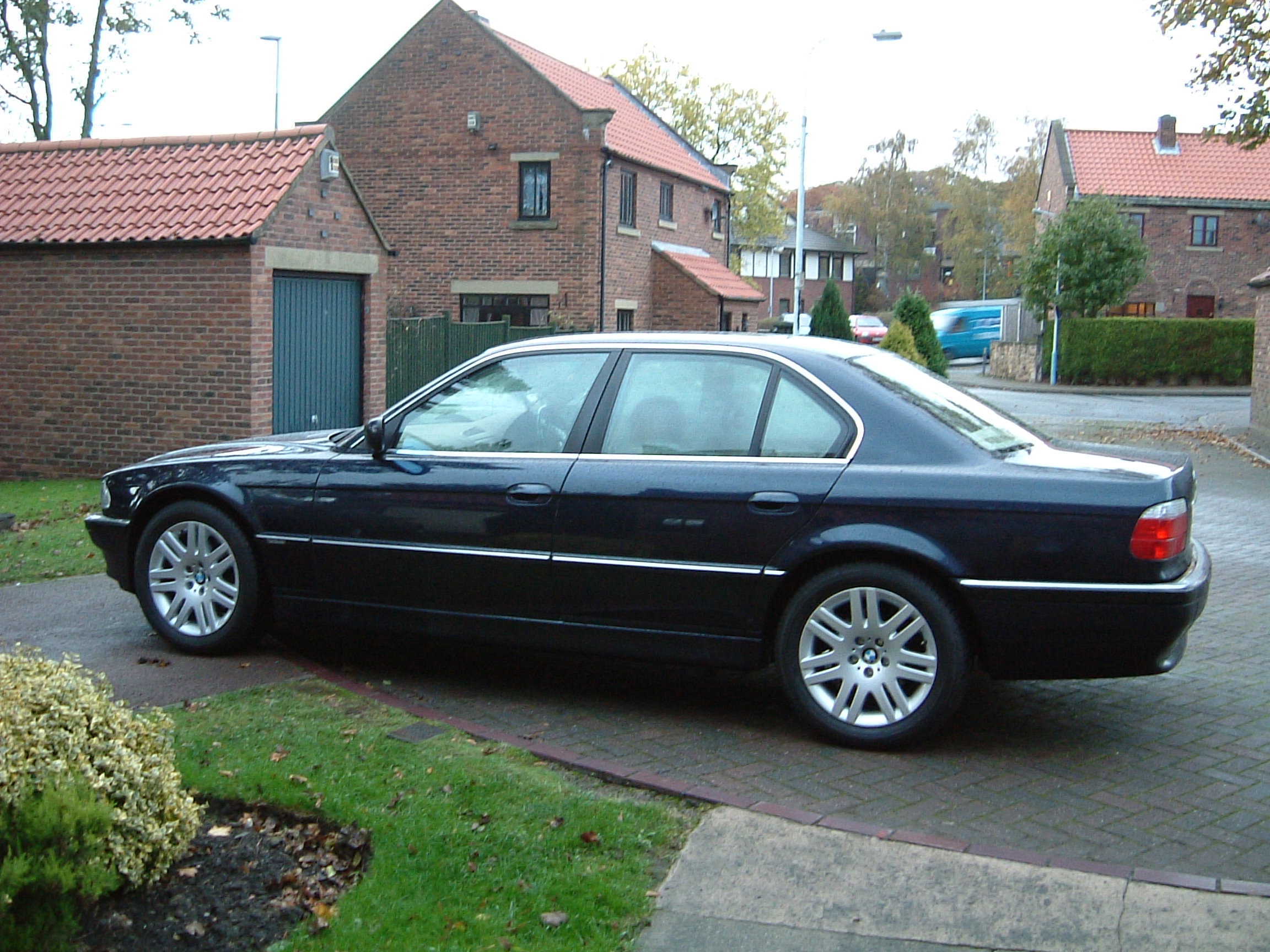 BMW 7 Series (E38)
