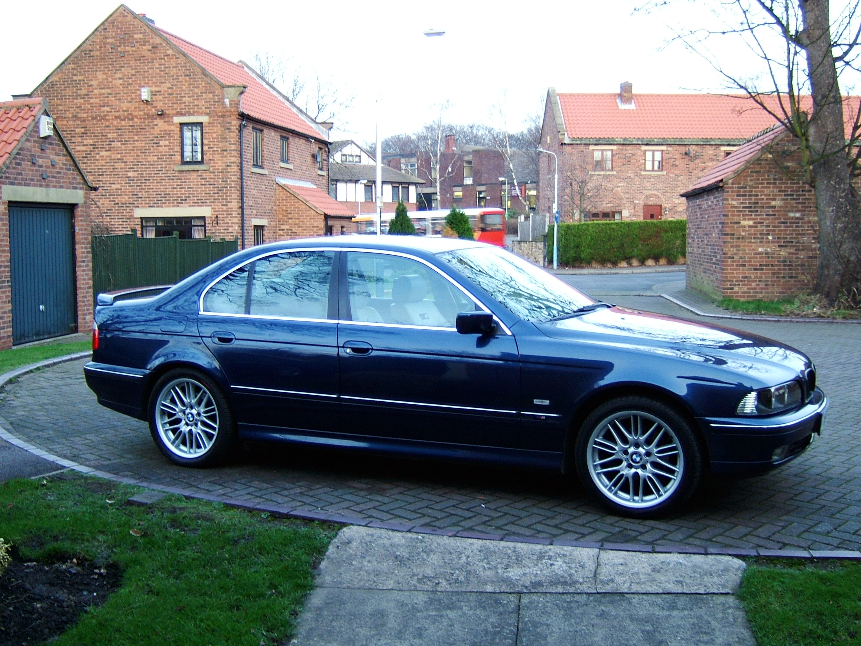 BMW 5 Series (E39)