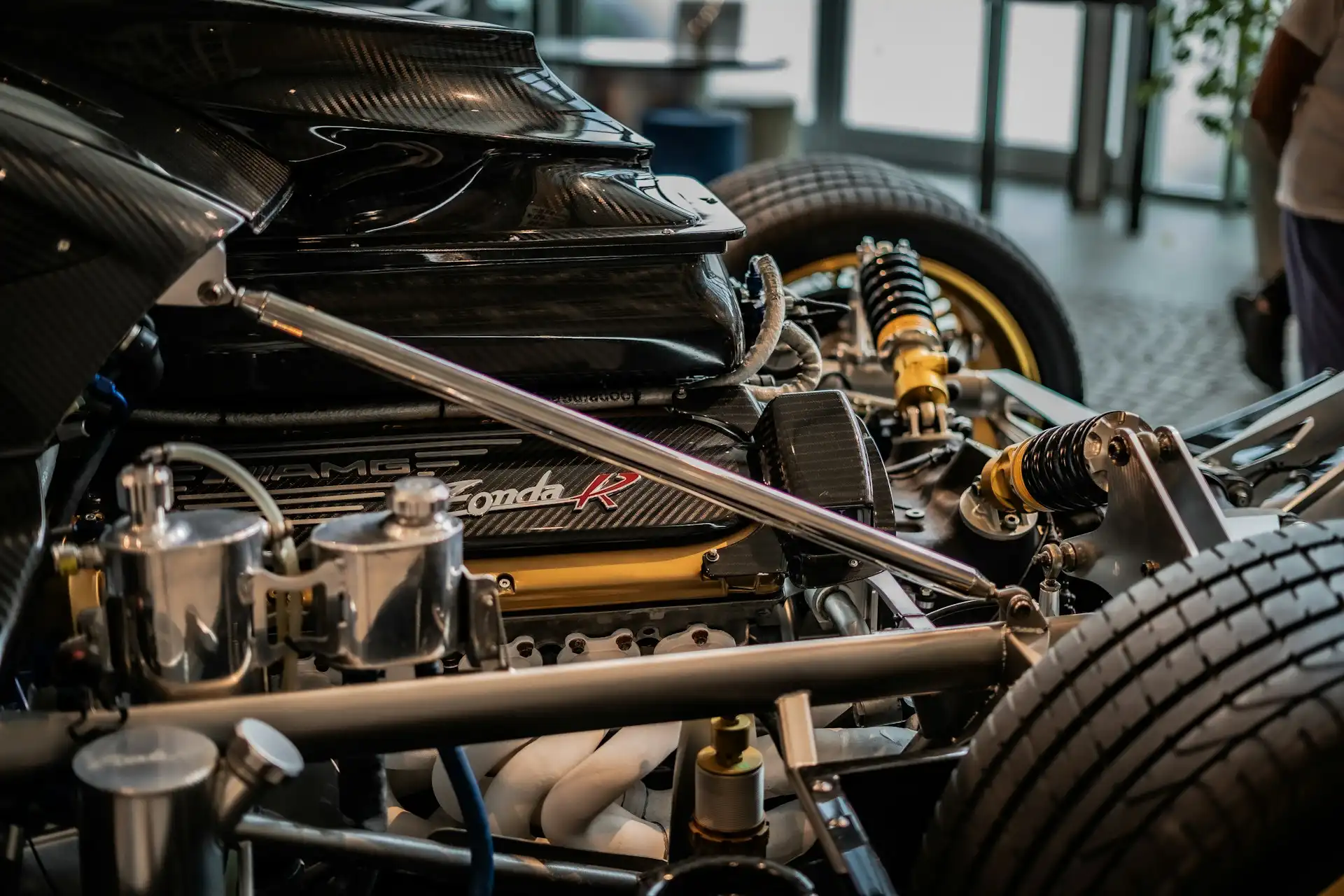 Exposed engine and suspension assembly of a Pagani Zonda R