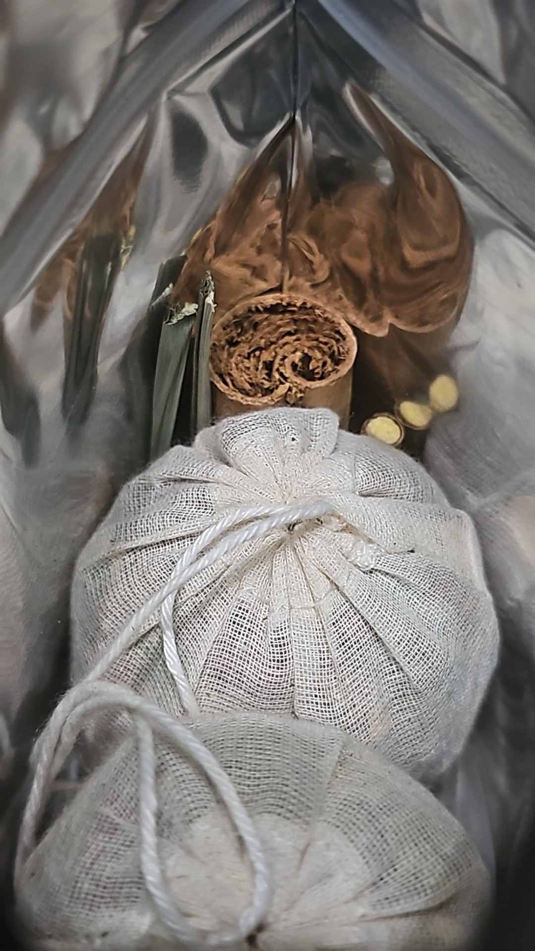 Cinnamon & lemongrass sachets