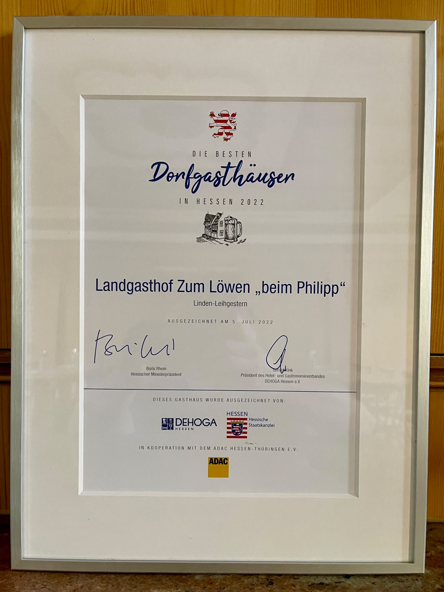 Urkunde „Die besten Dorfgasthäuser in Hessen 2022“ – Landgasthof Zum Löwen, Linden-Leihgestern, ausgezeichnet am 5. Juli 2022