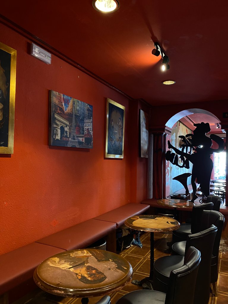 Interior del Café Tocado — 5