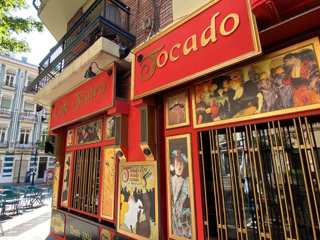 Fachada de Café Tocado 2