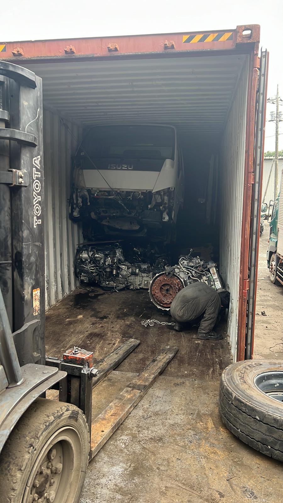 Container of Toyota engines — export Japan