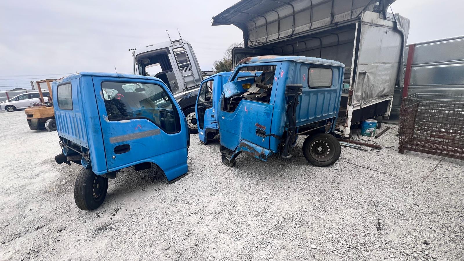 Tyre container — truck loaded, Japan departure