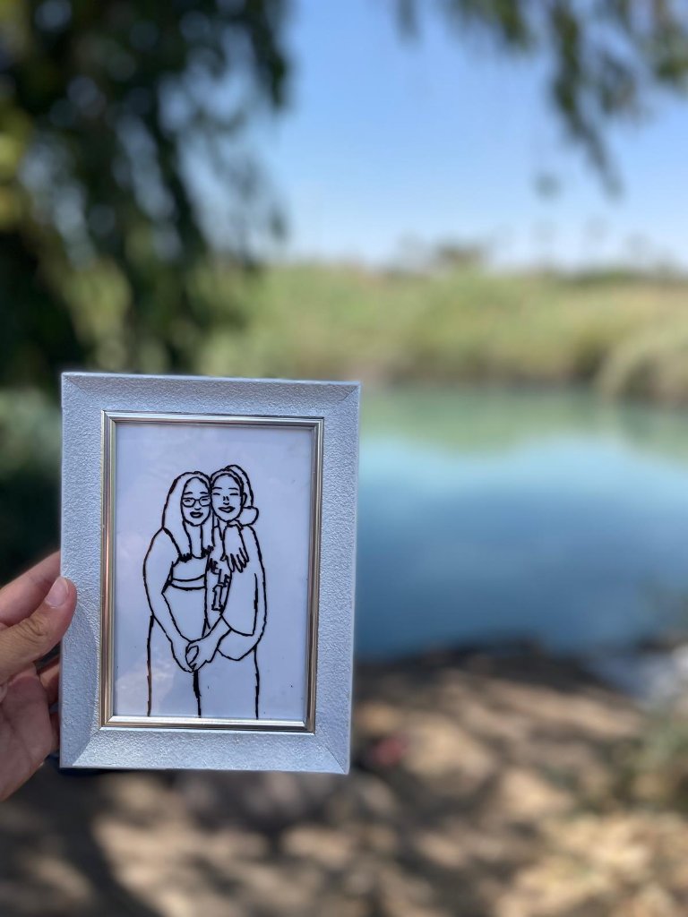 תמונה ממוסגרת של זיכרון משותף בנוף הפתוח