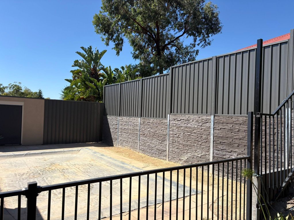 Retaining Wall + Spear Fence Combo
