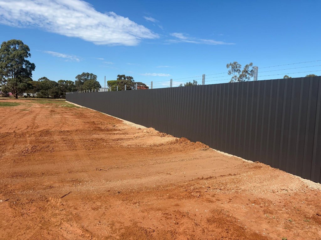Privacy Screens — Narrow Sites