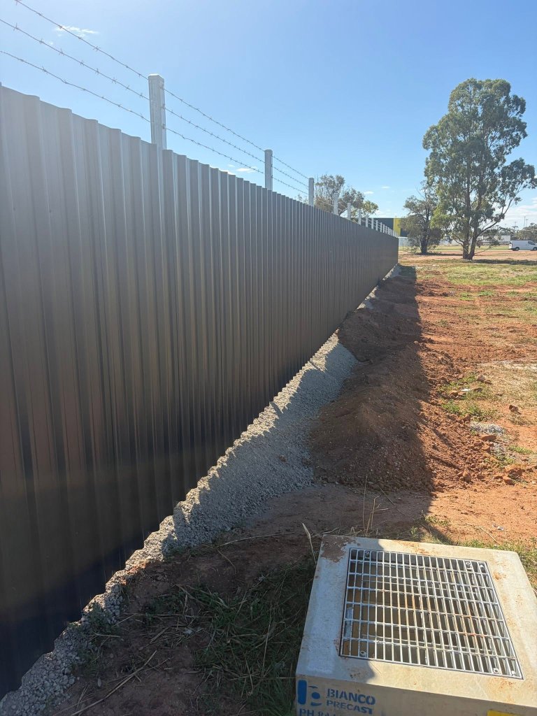 Charcoal Colorbond — Side Fence