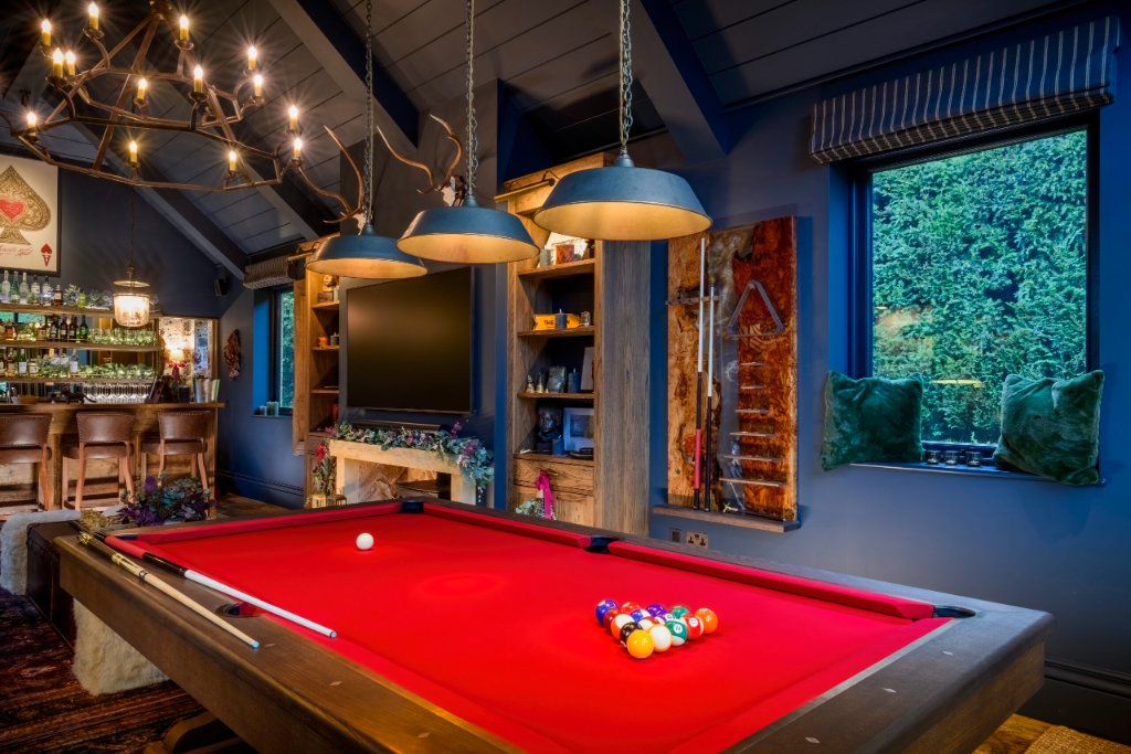 Handmade luxury pool table design article for exceptional interiors
