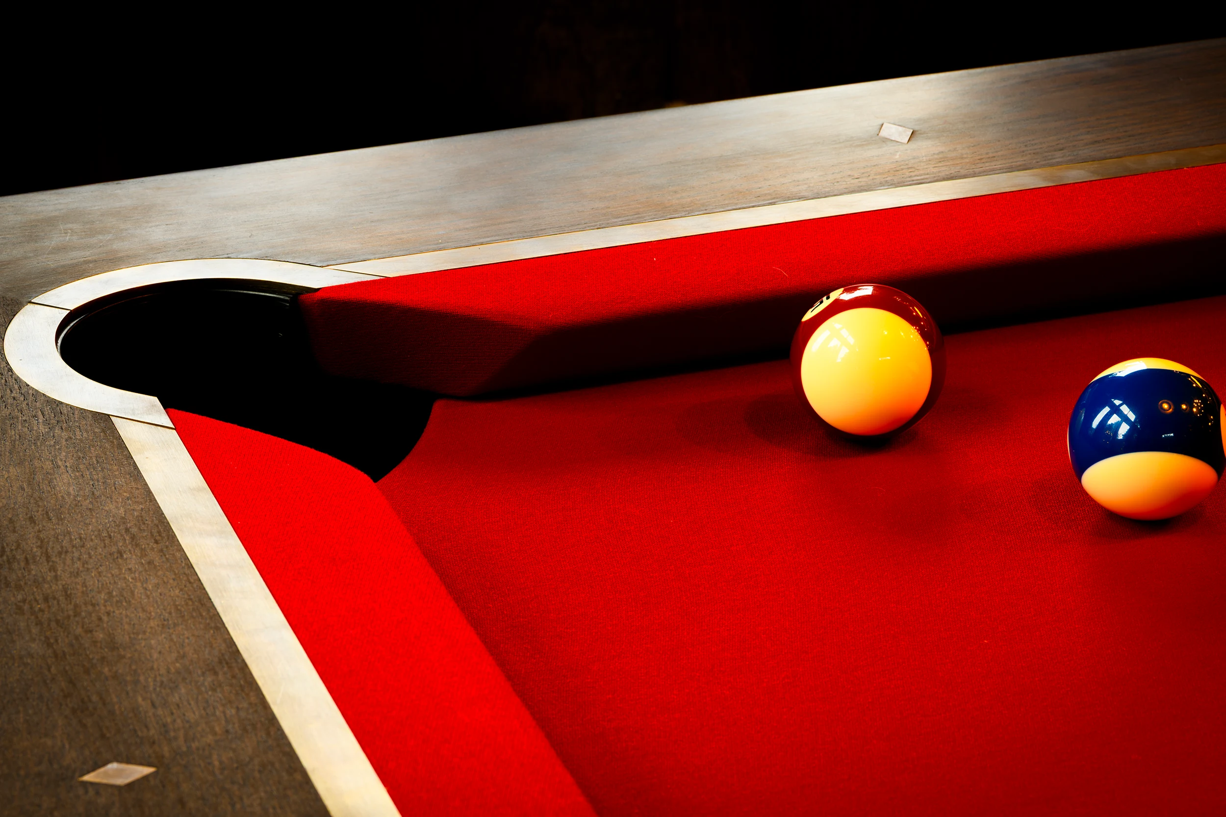 Bespoke European Oak pool table in converted Hertfordshire barn - detail 3