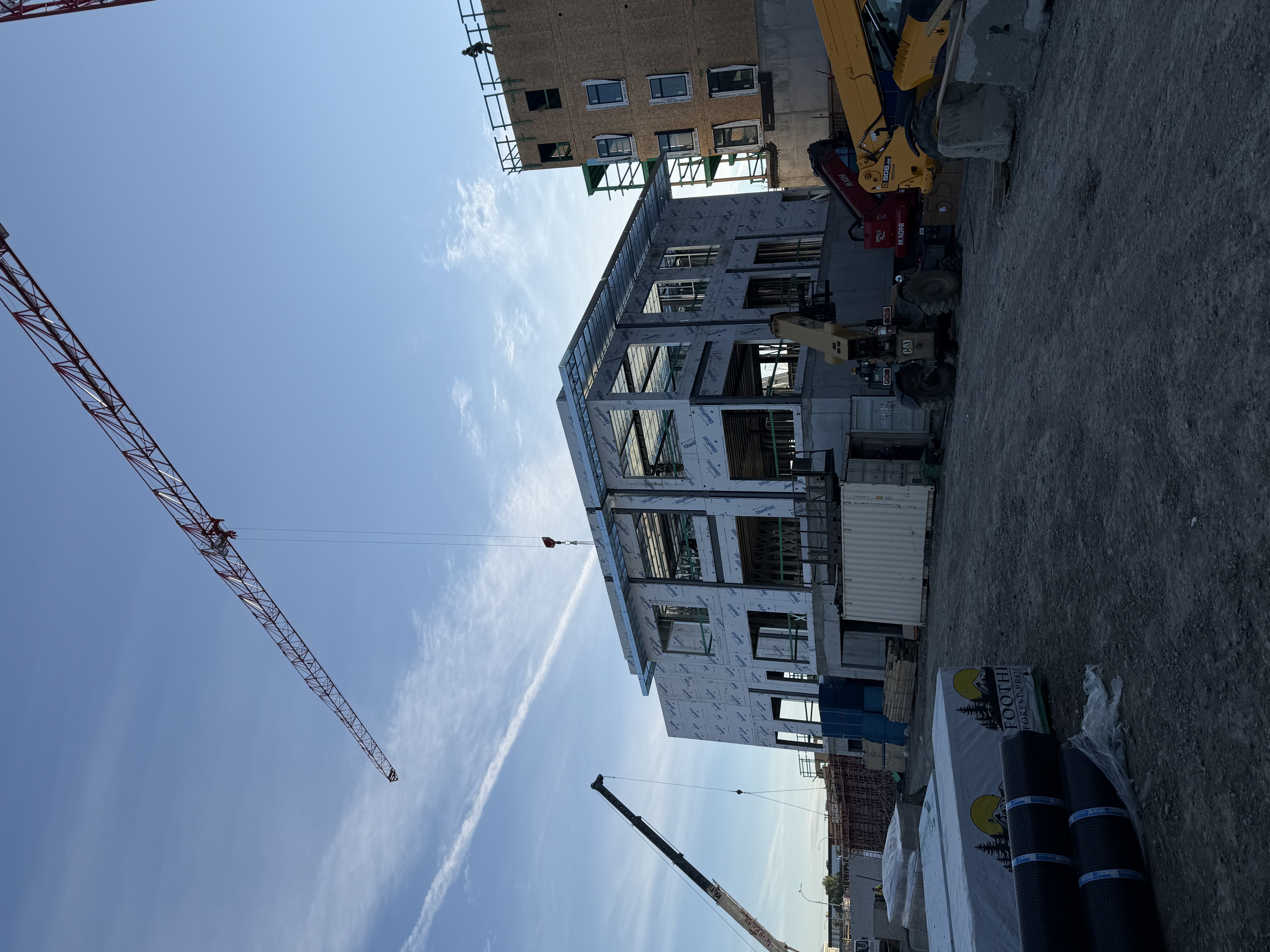 Site Assembly Overview — Active Erection — Full Spread