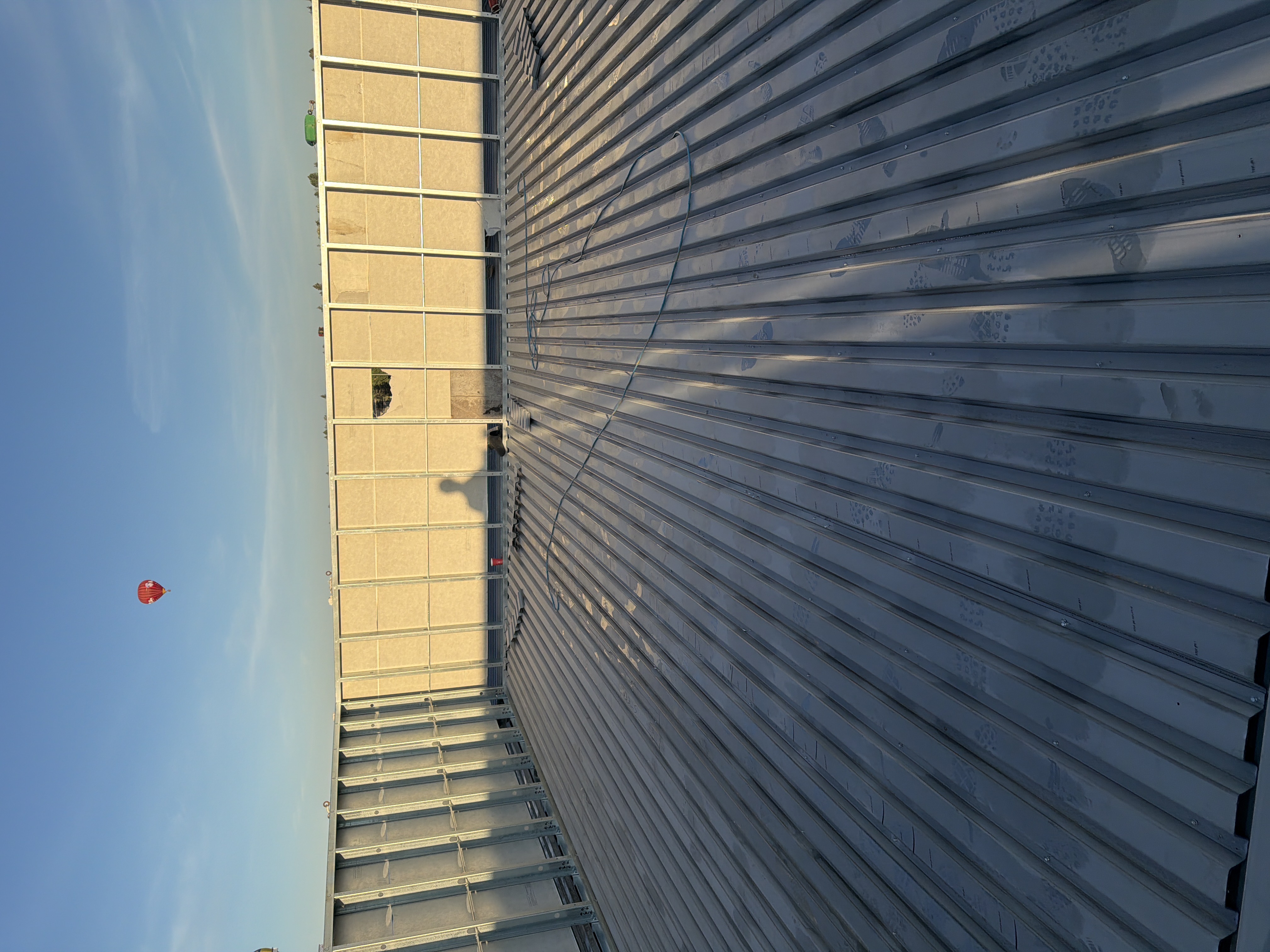 Corrugated Roof Deck — Perimeter Wall Framing