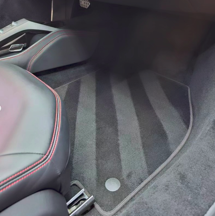 Ferrari 488 — tappetino dopo aspirazione