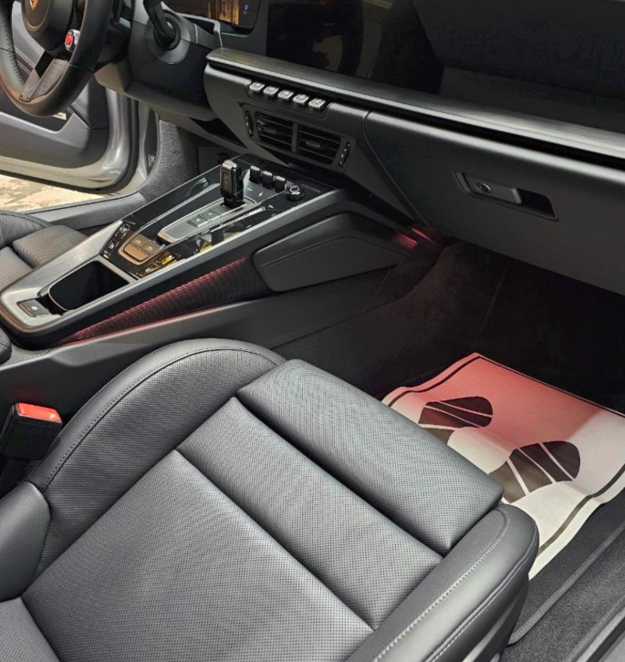 Porsche 992.2 Targa 4 GTS — consolle centrale